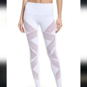 Alo yoga high waisted mesh moto ultimate leggings pure white small